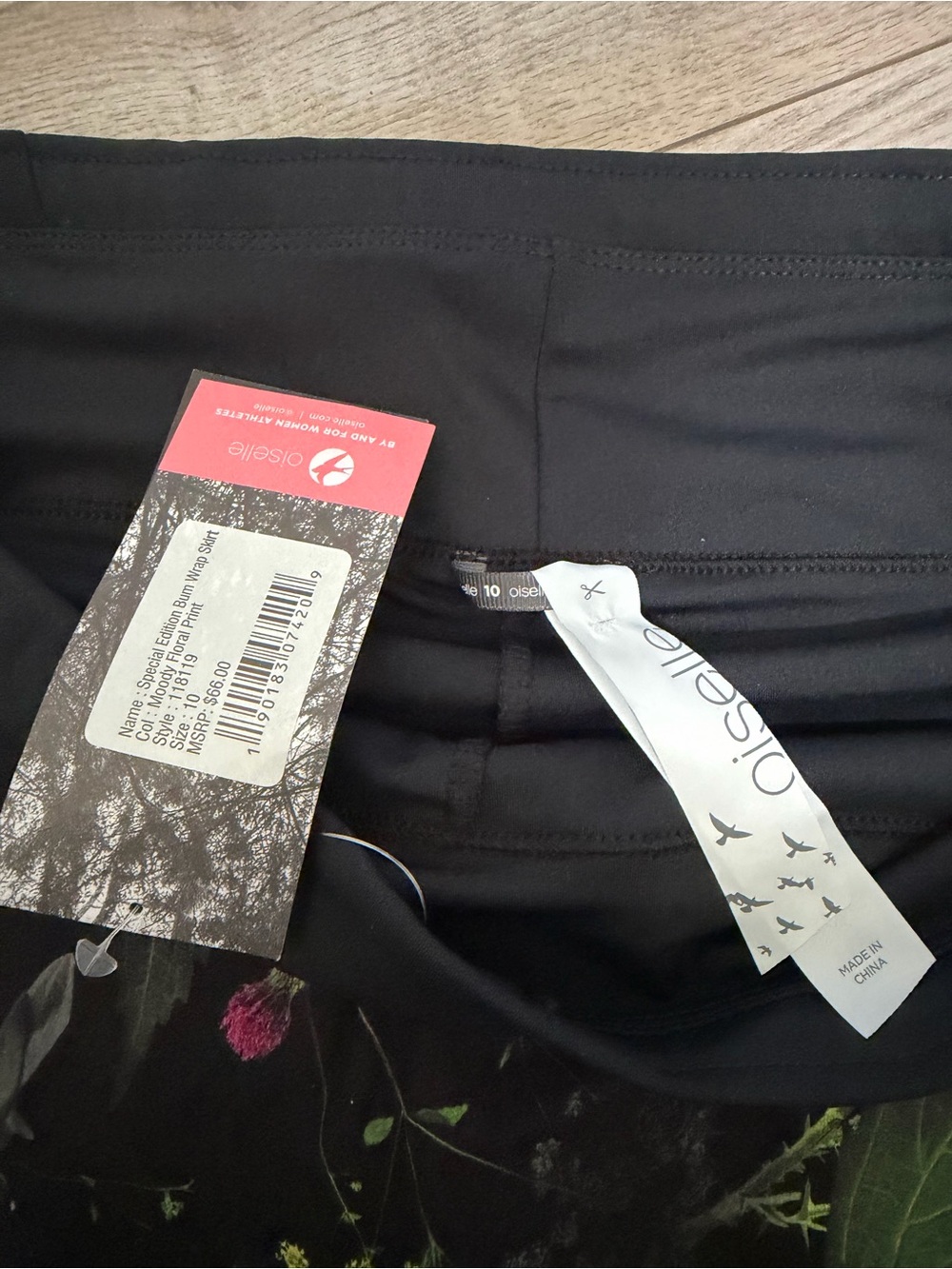 Oiselle Black Floral Running Skort - Picture 3 of 3